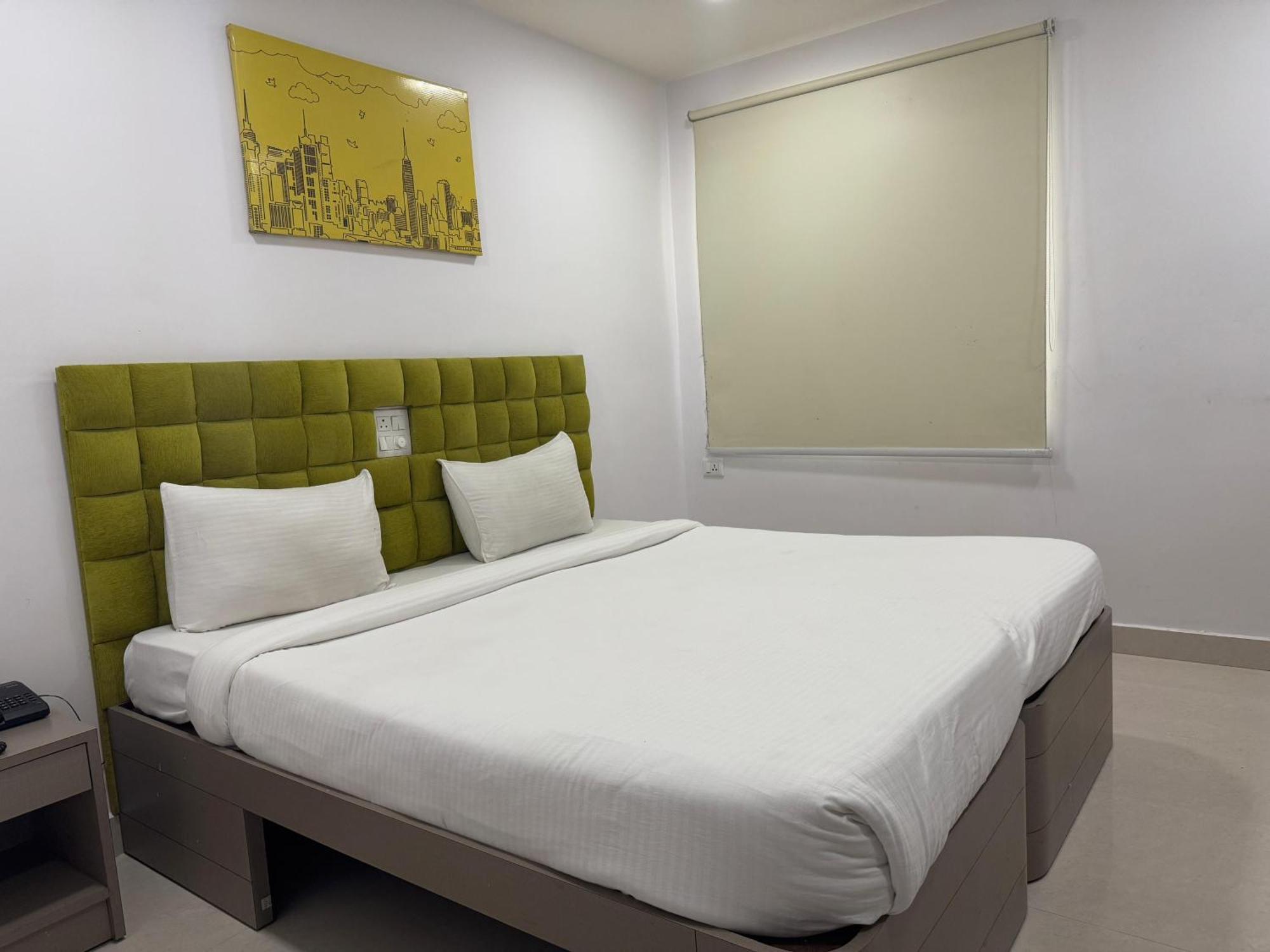 La Riviera Suites Hyderabad Exterior foto
