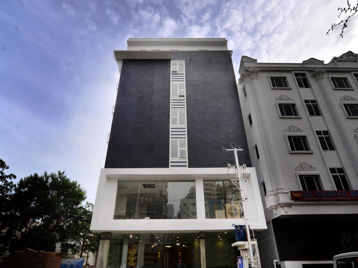 La Riviera Suites Hyderabad Exterior foto
